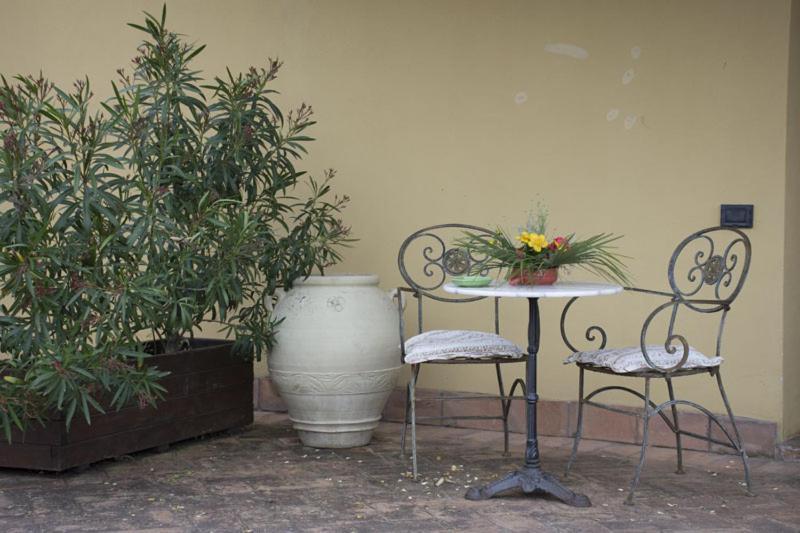Agriturismo Scuderie Della Contea Sutri Buitenkant foto